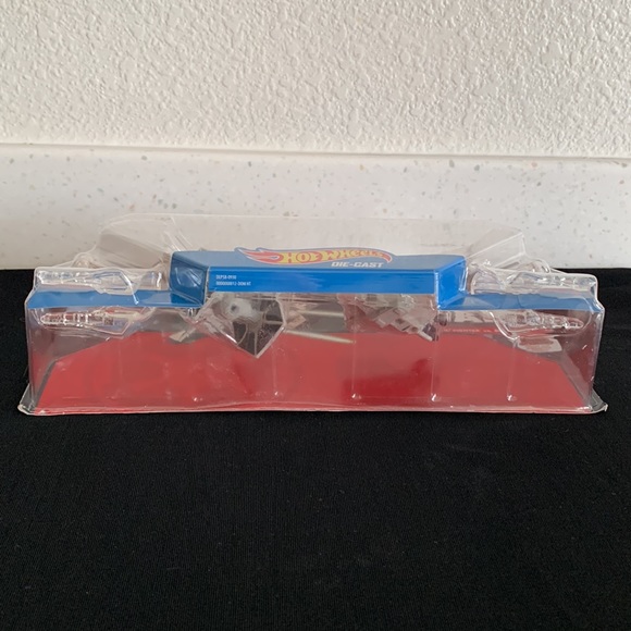 2014 Mattel Hot Wheels Disney Star Wars Tie Fighter vs. Ghost - Picture 10 of 10